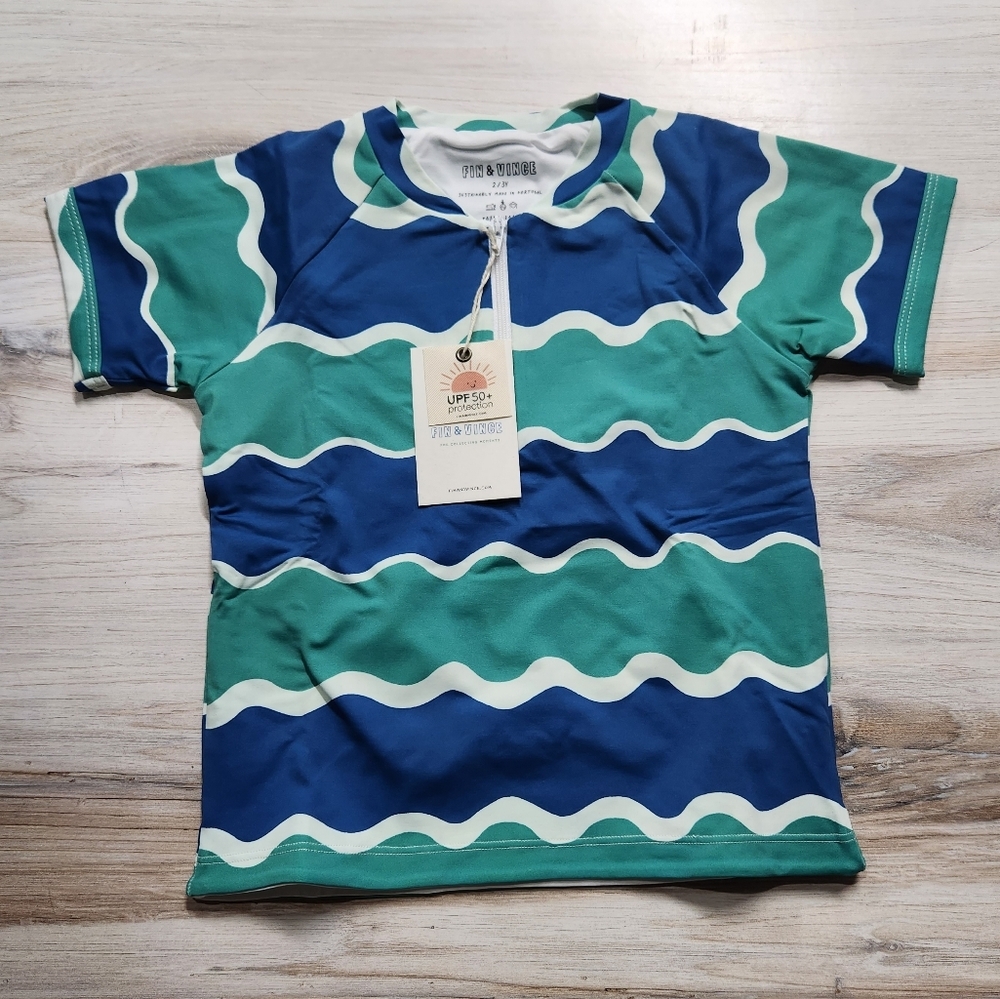 NWT Fin & Vince Rashguard Shirt